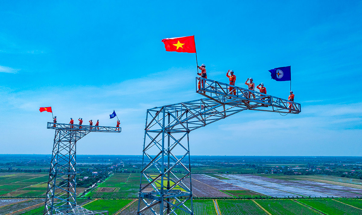 Trong 5 năm qua, EVN đã triển khai nhiều công trình điện trọng điểm. Ảnh: Hồng Phư