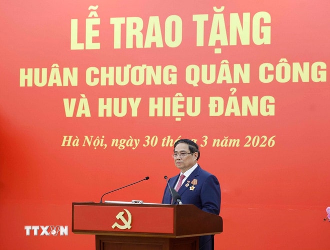 ttxvn-tong-bi-thu-to-lam-chu-tri-le-trao-tang-huan-chuong-quan-cong-va-huy-hieu-dang-5.jpg