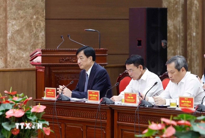 ttxvn-doan-kiem-tra-giam-sat-so-10-ban-thuong-vu-thanh-uy-ha-noi-2.jpg