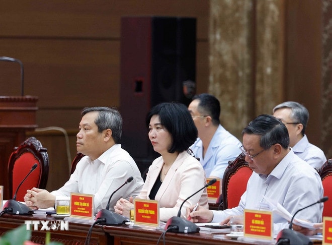 ttxvn-doan-kiem-tra-giam-sat-so-10-ban-thuong-vu-thanh-uy-ha-noi-3.jpg