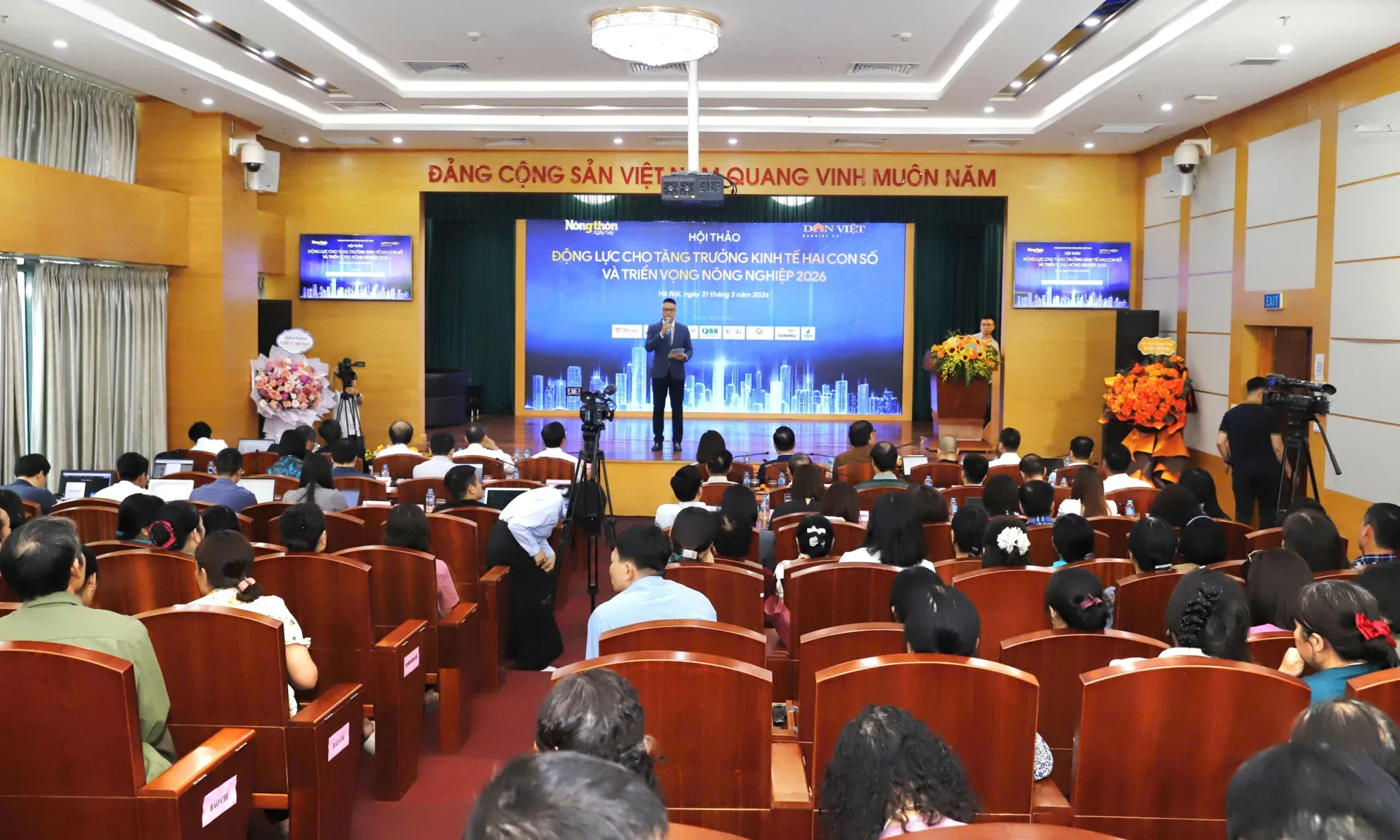 hoi-thao-3-0910.webp