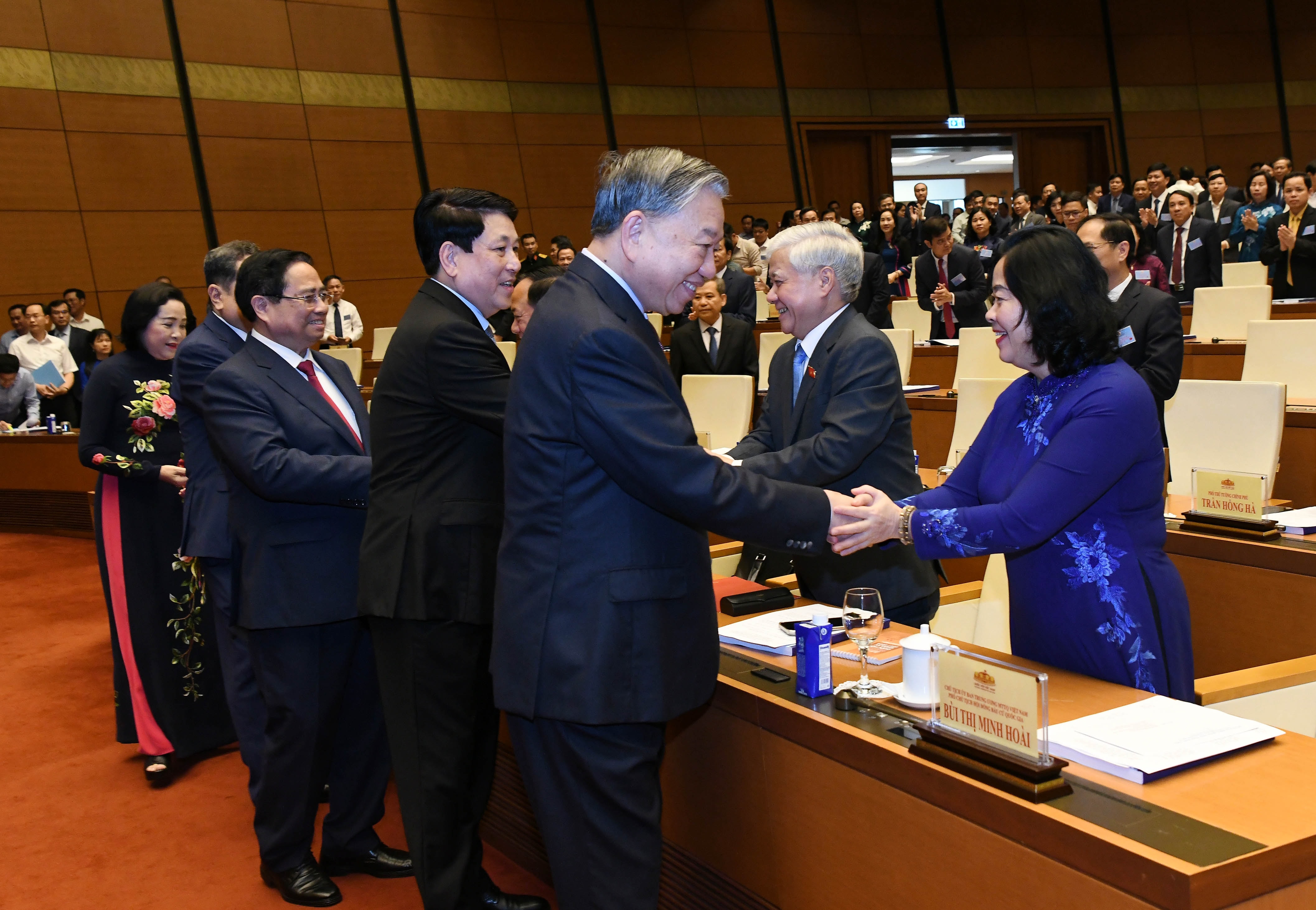 TBT Tô Lâm và các đại biểuDSC_5089