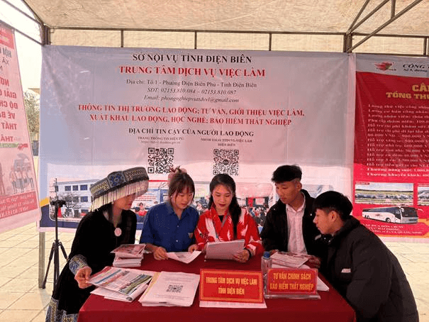 Hội chợ việc làm góp phần xây dựng xã Mường Nhé nói riêng và tỉnh Điện Biên nói chung ngày càng phát triển, giàu đẹp và bền vững