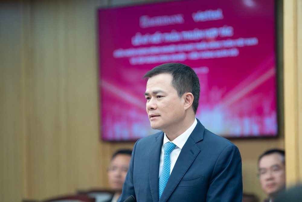 Anh 3 - Chu tich kiem Tong Giam doc Tap doan Viettel Tao Duc Thang nhan manh Viettel luon tran trong su dong hanh cua Agribank