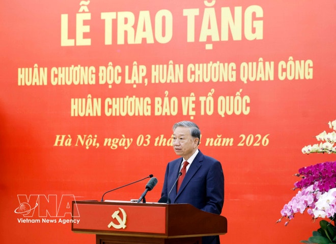 vnanet-high-ranking-party-state-leaders-officials-honoured-3.jpg
