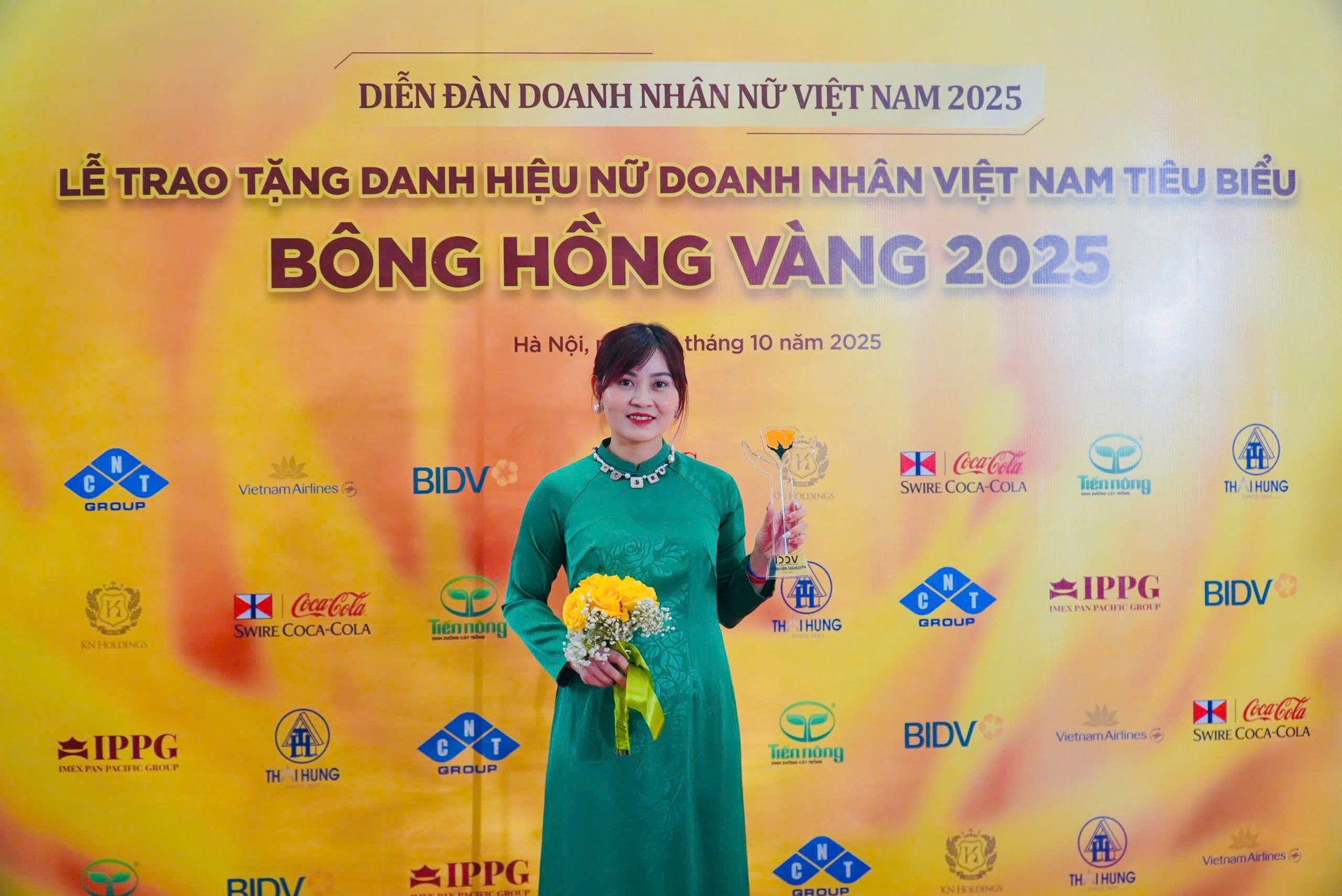 z7689622298306_642e7ab4c0fe08c76f8963cbe992dede.jpg