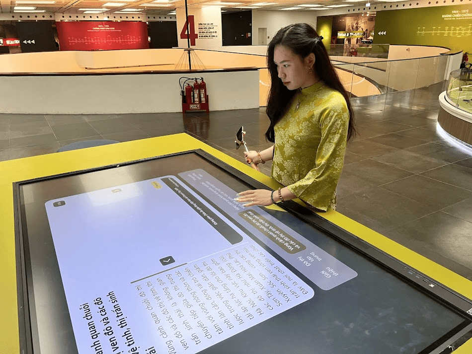 Gen Z đến bảo tàng3
