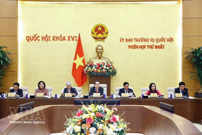 NA Chairman Tran Thanh Man chairs the 16th NA Standing Committee's first session on April 6. (Photo: VNA)