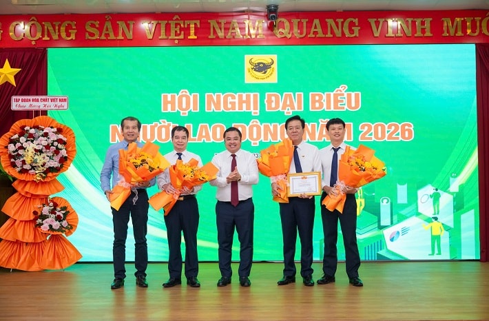 phan-bon-binh-dien-vuot-moc-doanh-thu-10_69cf6cc259f4c.jpg