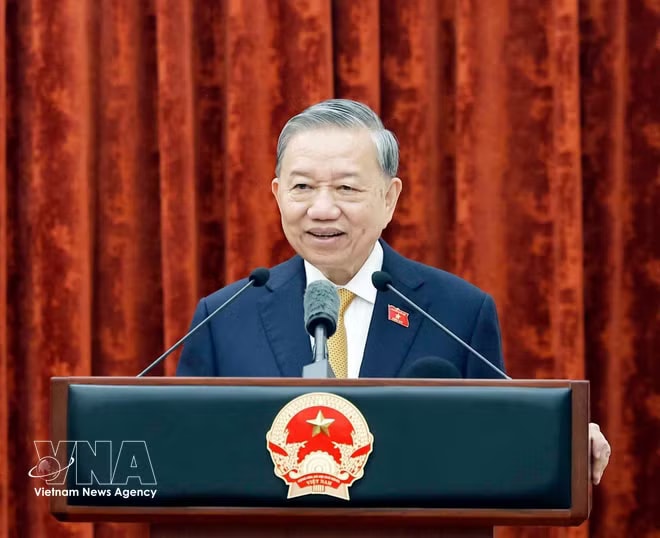Party General Secretary and State President To Lam speaks at the meeting with officials and staff of the Presidential Office on April 7. (Photo: VNA) Party General Secretary and State President To Lam speaks at the meeting with officials and staff of the Presidential Office on April 7. (Photo: VNA)