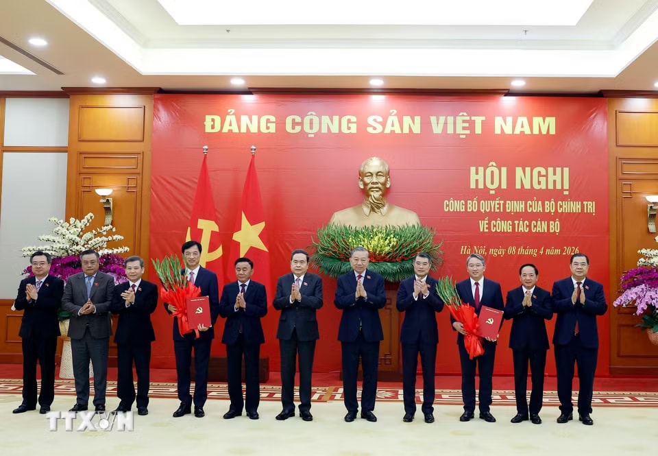 c-_ttxvn-bo-chinh-tri-phan-cong-bo-nhiem-truong-ban-to-chuc-trung-uong-va-chanh-van-phong-trung-uong-dang-8688116-2.jpg.avif.jpg
