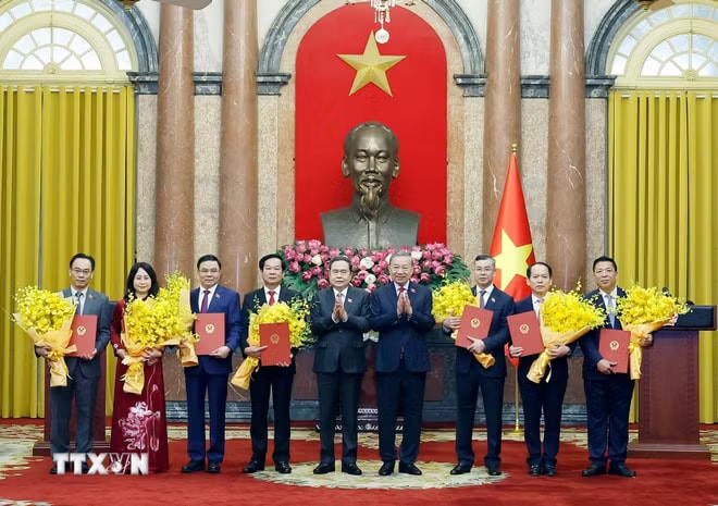 ttxvn-tong-bi-thu-chu-tich-nuoc-chu-tri-hoi-nghi-cong-bo-cac-quyet-dinh-doi-voi-chinh-phu-9.jpg