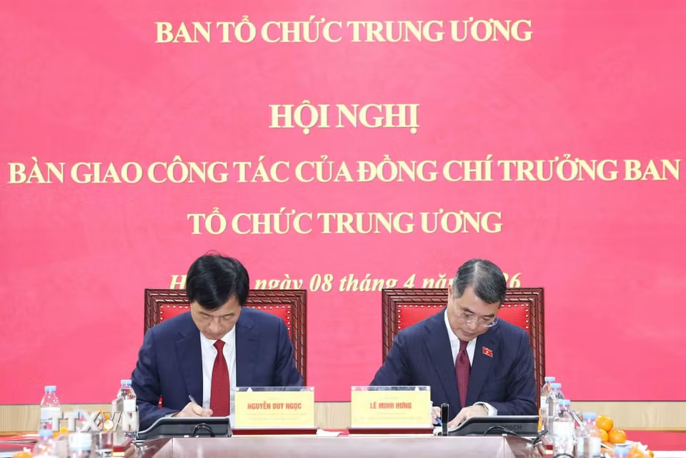 f95e6ee01973e33db4611234b2e7d7ab70fad2c8279-_ttxvn-hoi-nghi-ban-giao-cong-tac-truong-ban-to-chuc-trung-uong-6.jpg.avif.jpg