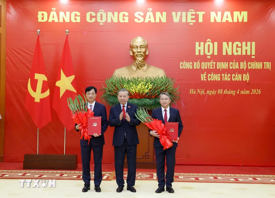 ttxvn-bo-chinh-tri-phan-cong-bo-nhiem-truong-ban-to-chuc-trung-uong-va-chanh-van-phong-trung-uong-dang-8688121.jpg.avif.jpg