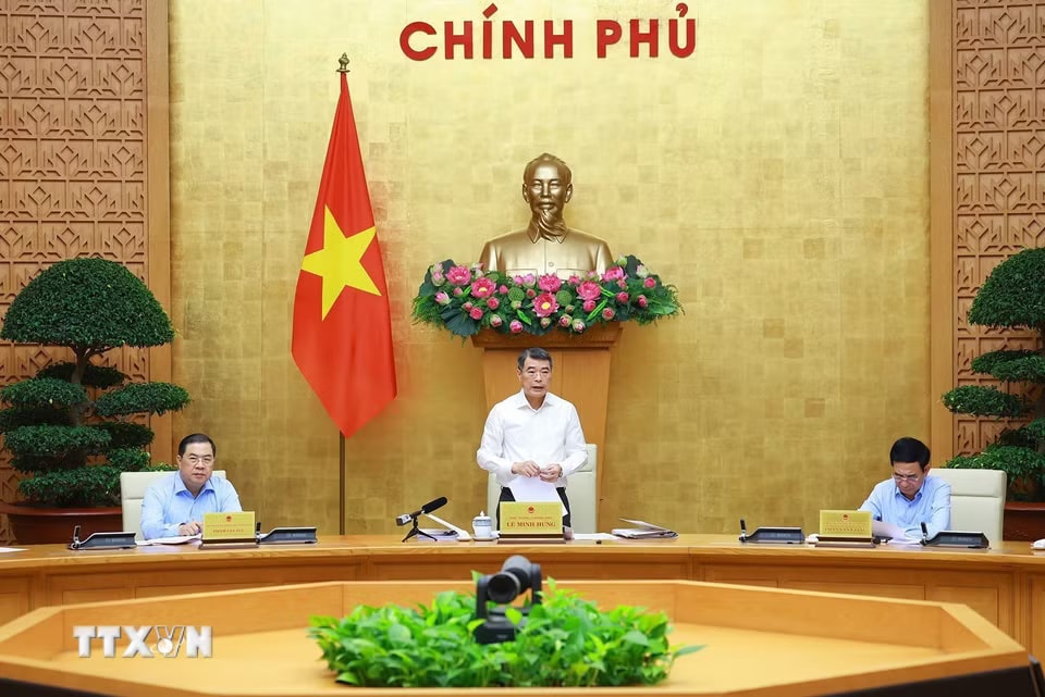 c6b6938ac5a7a65c73091e646c360d5e0a59e61df2174f-_ttxvn-thu-tuong-le-minh-hung-chu-tri-hop-thuong-truc-chinh-phu-7.jpg.avif.jpg