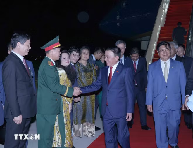 cd9d53e8bf4561004-_ttxvn-thuong-truc-ban-bi-thu-tran-cam-tu-bat-dau-tham-chinh-thuc-vuong-quoc-campuchia-8691768-3.jpg.avif.jpg