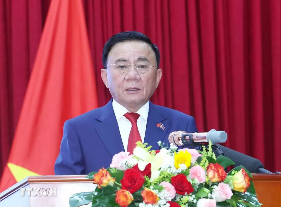 d9a59d4e21100ddb41c54c45-_ttxvn-thuong-truc-ban-bi-thu-tran-cam-tu-gap-go-cong-dong-nguoi-viet-tai-lao-1-resize.jpg.avif.jpg