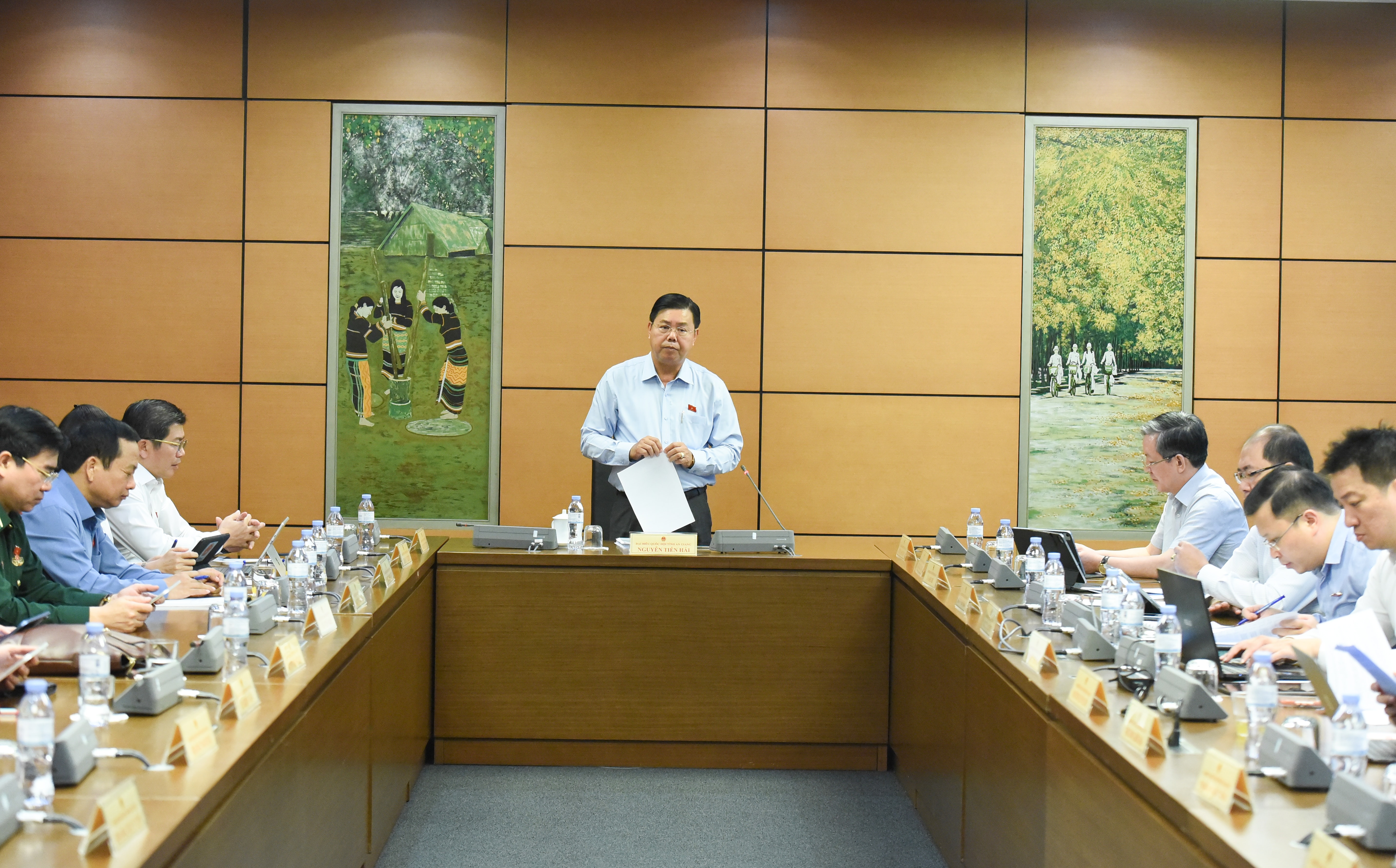 ĐBQH Nguyễn Tiến Hải (An Giang) phát biểu.