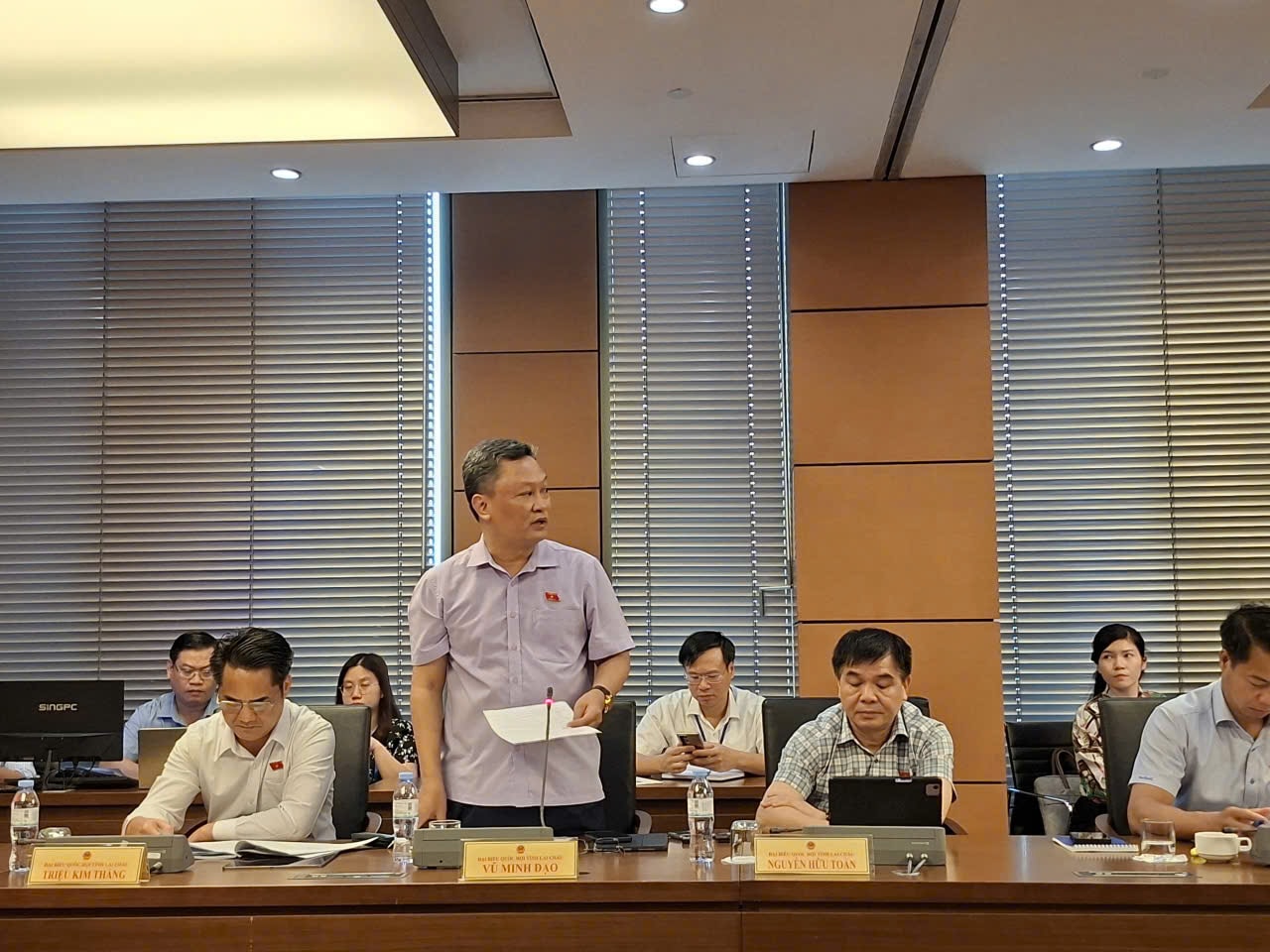 ĐBQH Vũ Minh Đạo phát biểu.