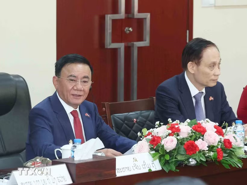 e5af1bf4dbc44-_ttxvn-thuong-truc-ban-bi-thu-tran-cam-tu-hoi-dam-voi-thuong-truc-ban-bi-thu-tu-dang-ndcm-lao-0904-12.jpg.avif.jpg