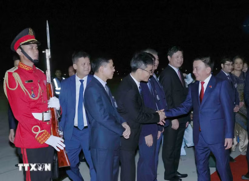 ff03ca8ca6d8160d45-_ttxvn-thuong-truc-ban-bi-thu-tran-cam-tu-bat-dau-tham-chinh-thuc-vuong-quoc-campuchia-8691768-4.jpg.avif.jpg