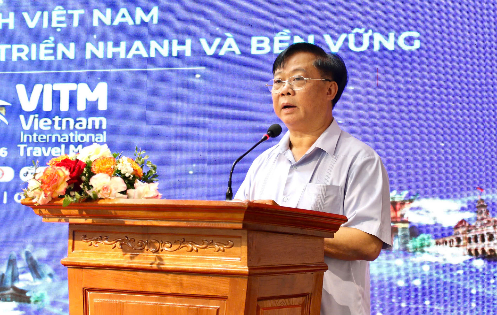 QQ88k Game Bài Hiệp hội Du lịch Việt Nam Vũ Thế Bình phát biểu tại tọa đàm