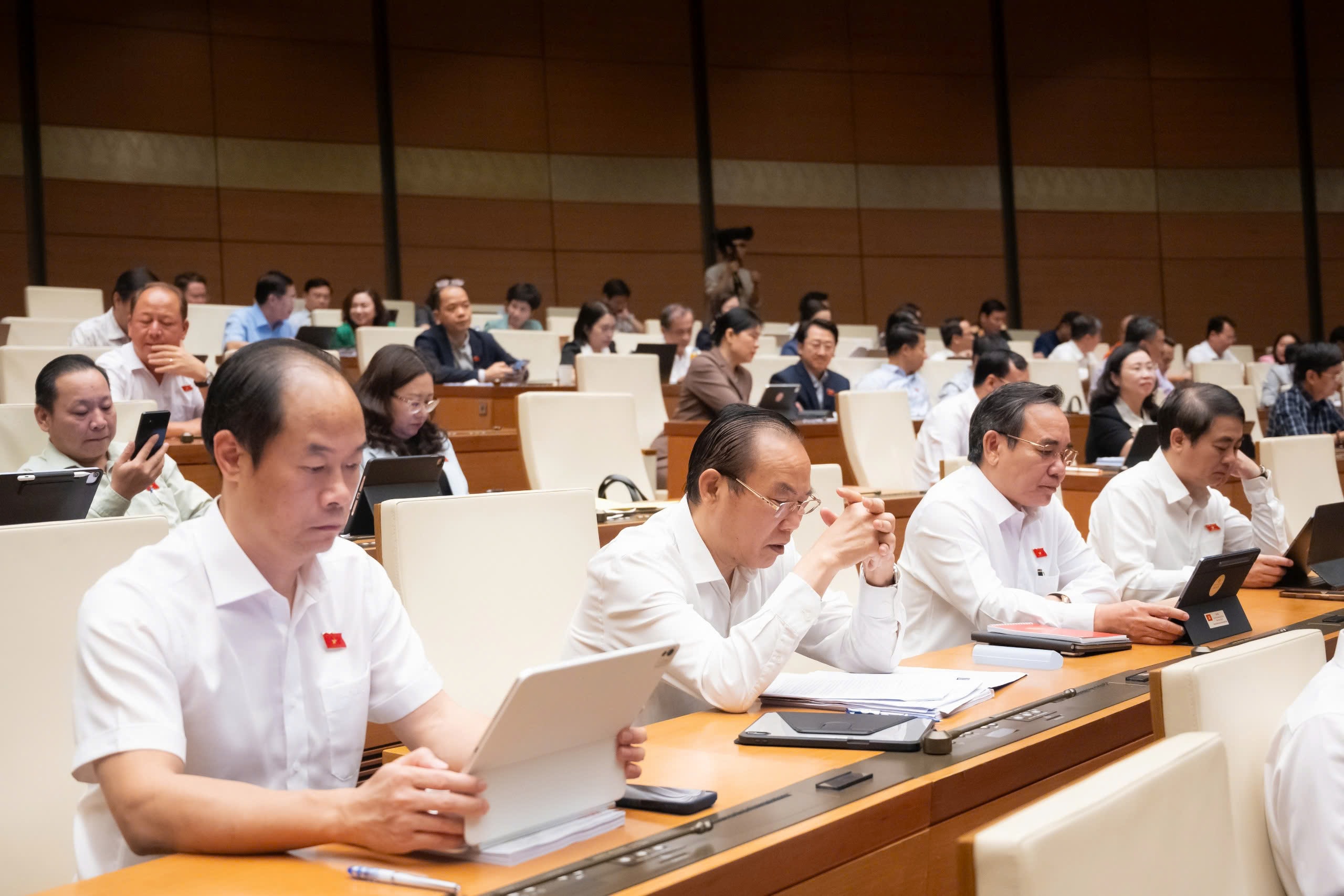 Quốc hội nghe Tờ trình và Báo cáo thẩm tra về các dự án luật 3