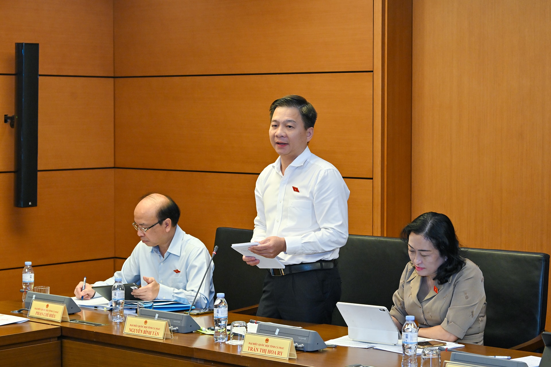 Đại biểu Quốc hội tỉnh Cà Mau Nguyễn Bình Tân phát biểu
