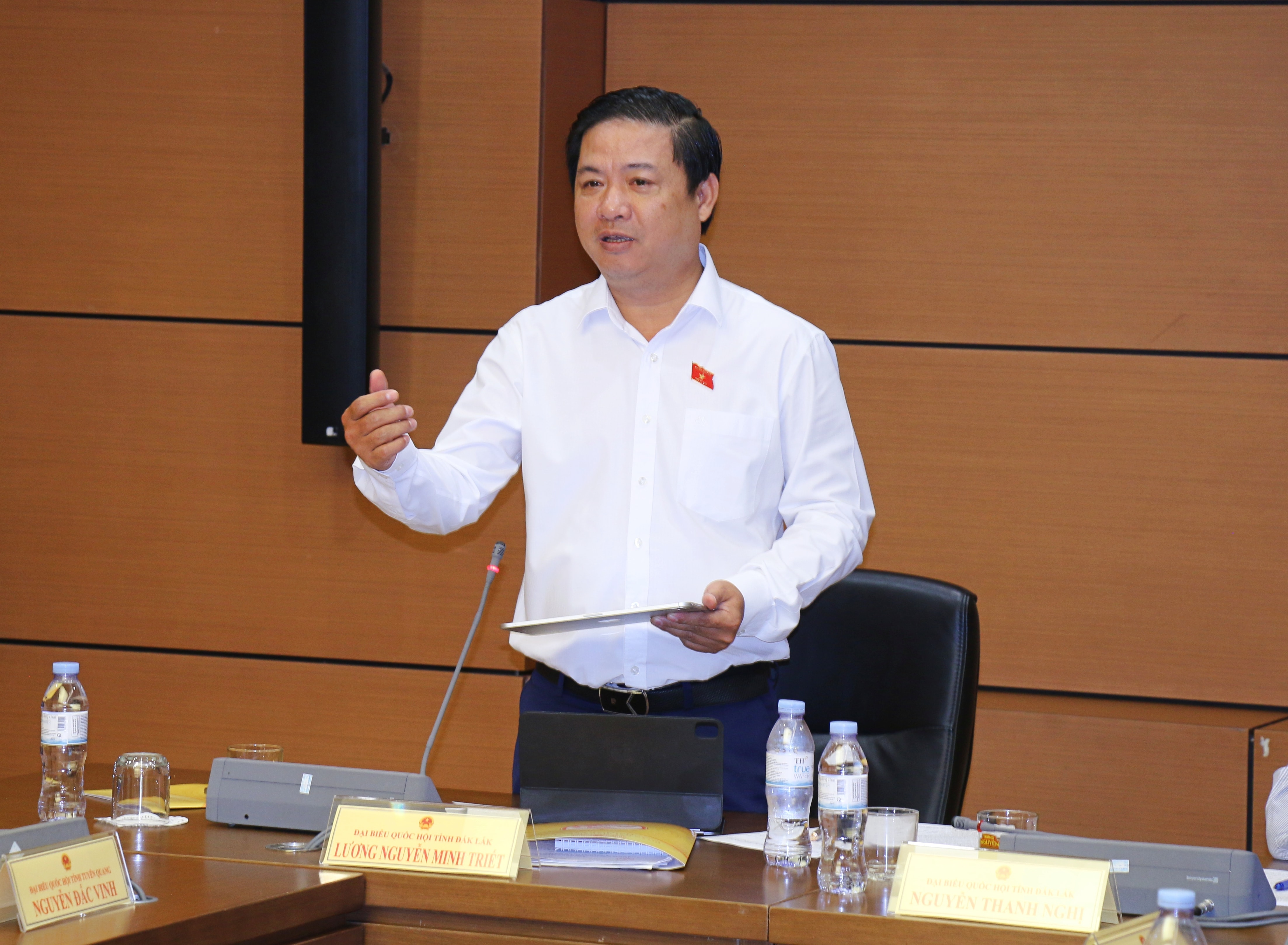 ĐBQH Lương Nguyễn Minh Triết (Đắk Lắk) phát biểu. Ảnh: Đắc Trường