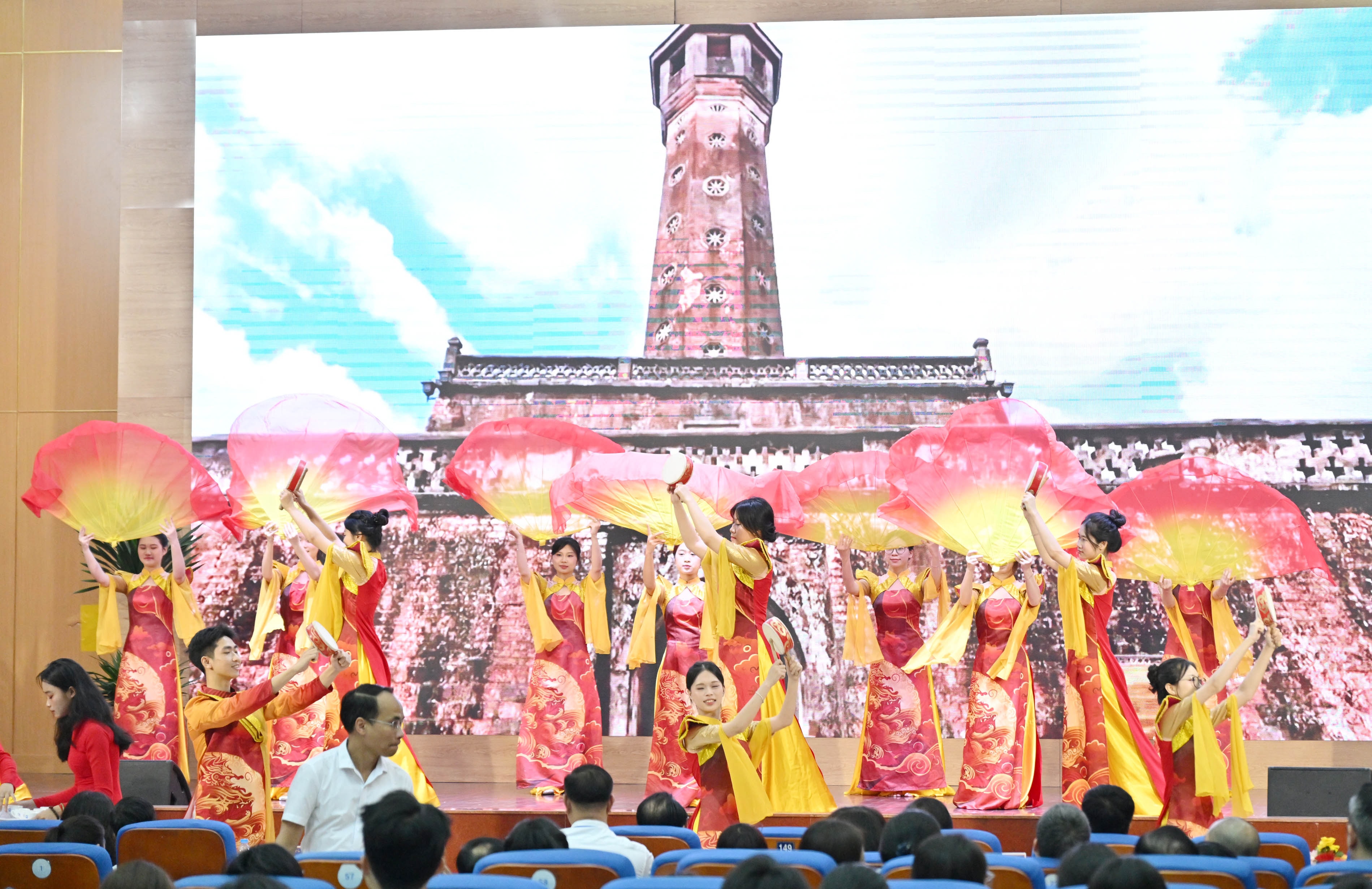 Văn nghệVQK_4657