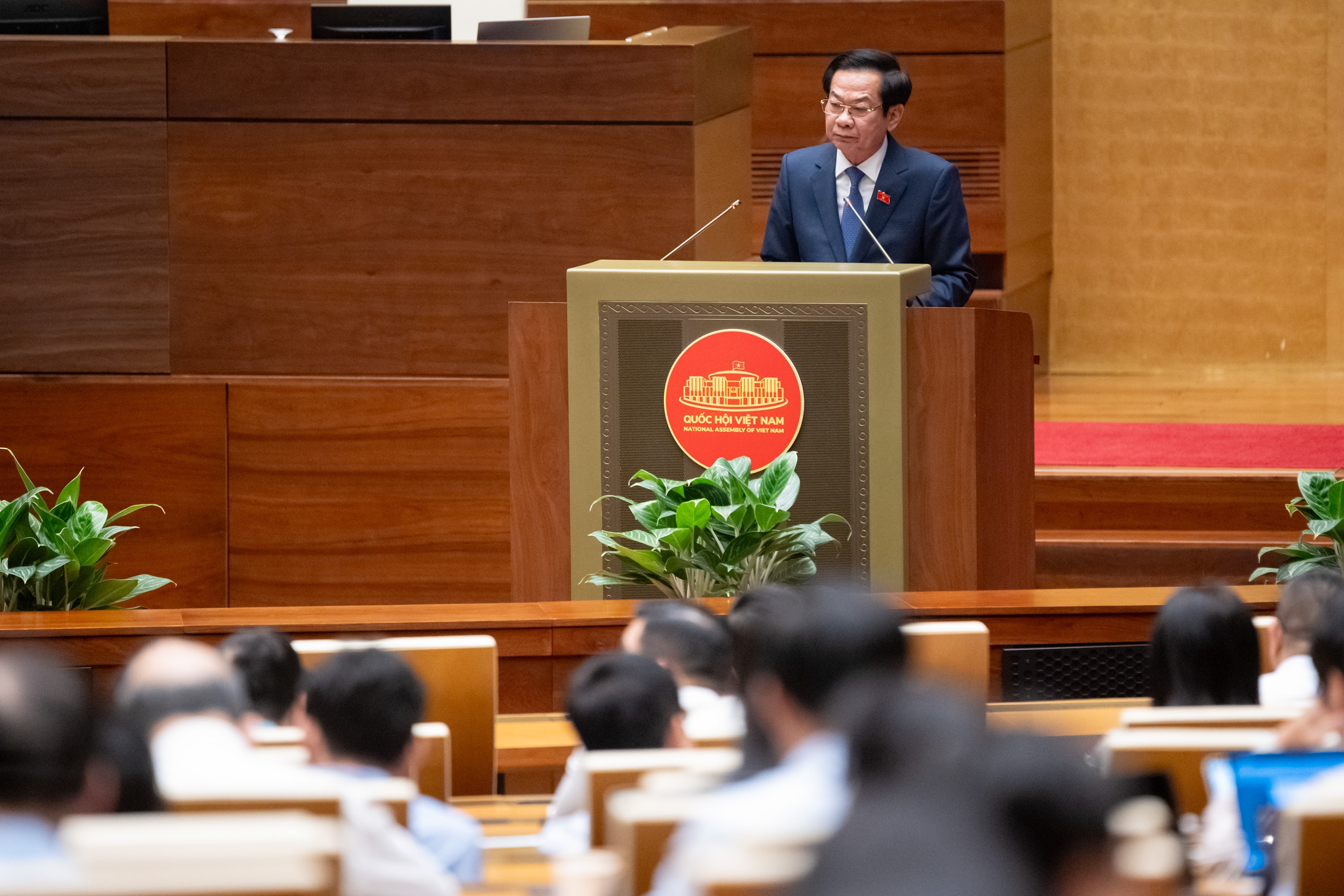 Bộ trưởng Bộ Nội vụ Đỗ Thanh Bình phát biểu giải trình, làm rõ một số vấn đề đại biểu Quốc hội nêu.