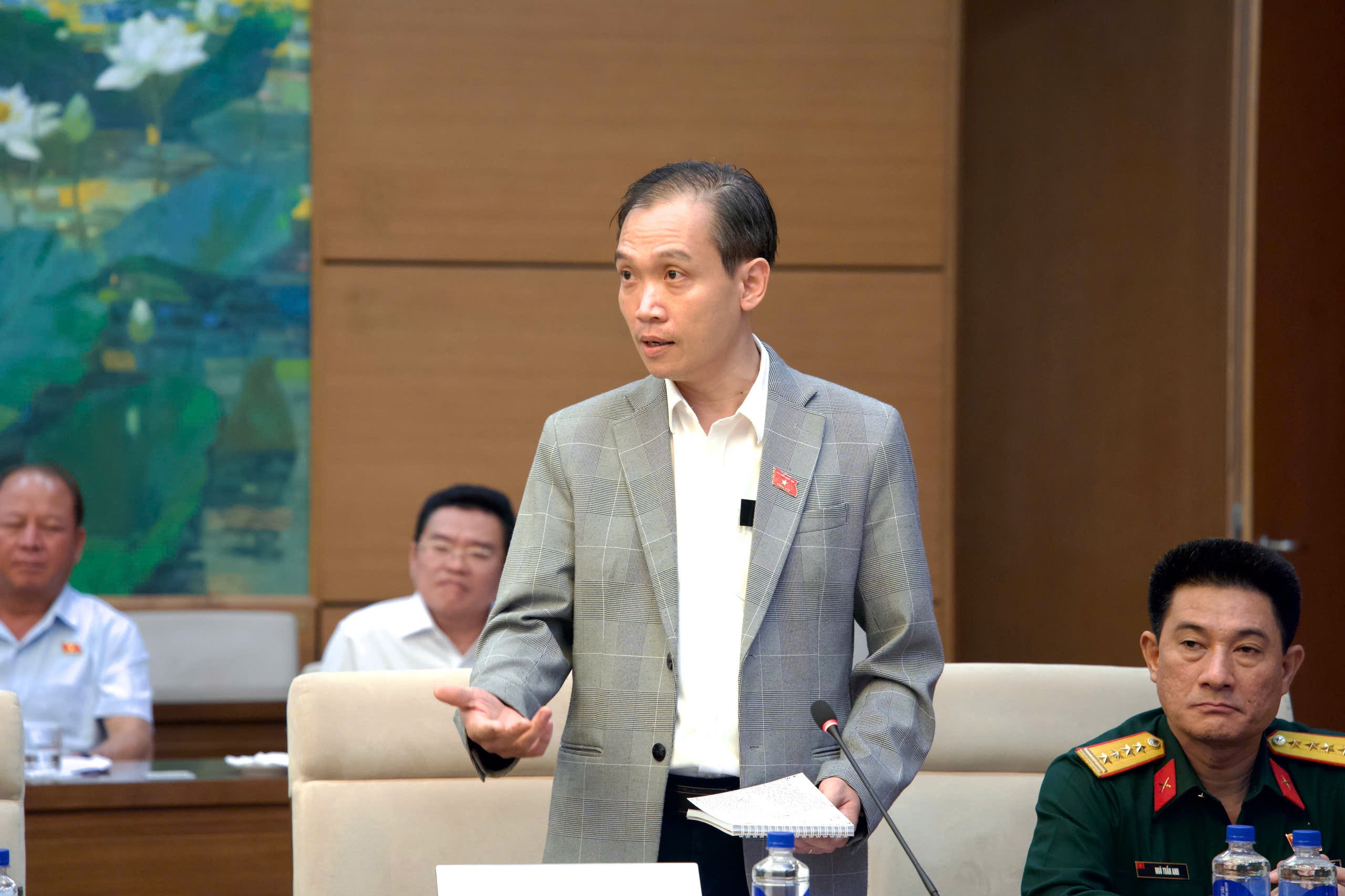 ĐBQH hoạt động chuyên trách tại Ủy ban Pháp luật và Tư pháp Nguyễn Duy Tiến