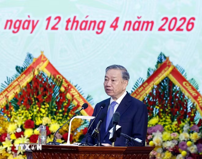 Tổng Bí thư, Chủ tịch nước Tô Lâm phát biểu chỉ đạo. (Ảnh: Thống Nhất/TTXVN) ttxvn-tong-bi-thu-chu-tich-nuoc-du-le-don-nhan-danh-hieu-anh-hung-llvt-nhan-dan-cua-quan-khu-1-4.jpg