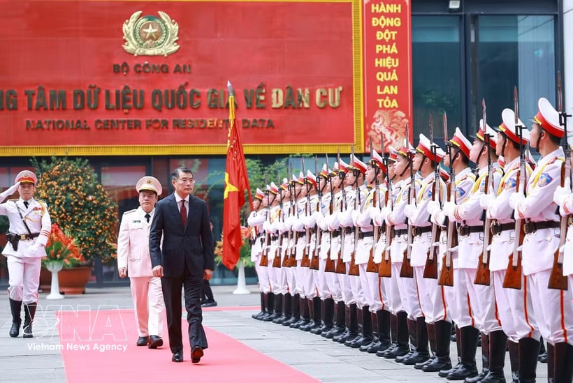 Prime Minister Le Minh Hung attends a ceremony marking the 80th anniversary of the Police Force for Administrative Management of Social Order on April 12 (Photo: VNA)