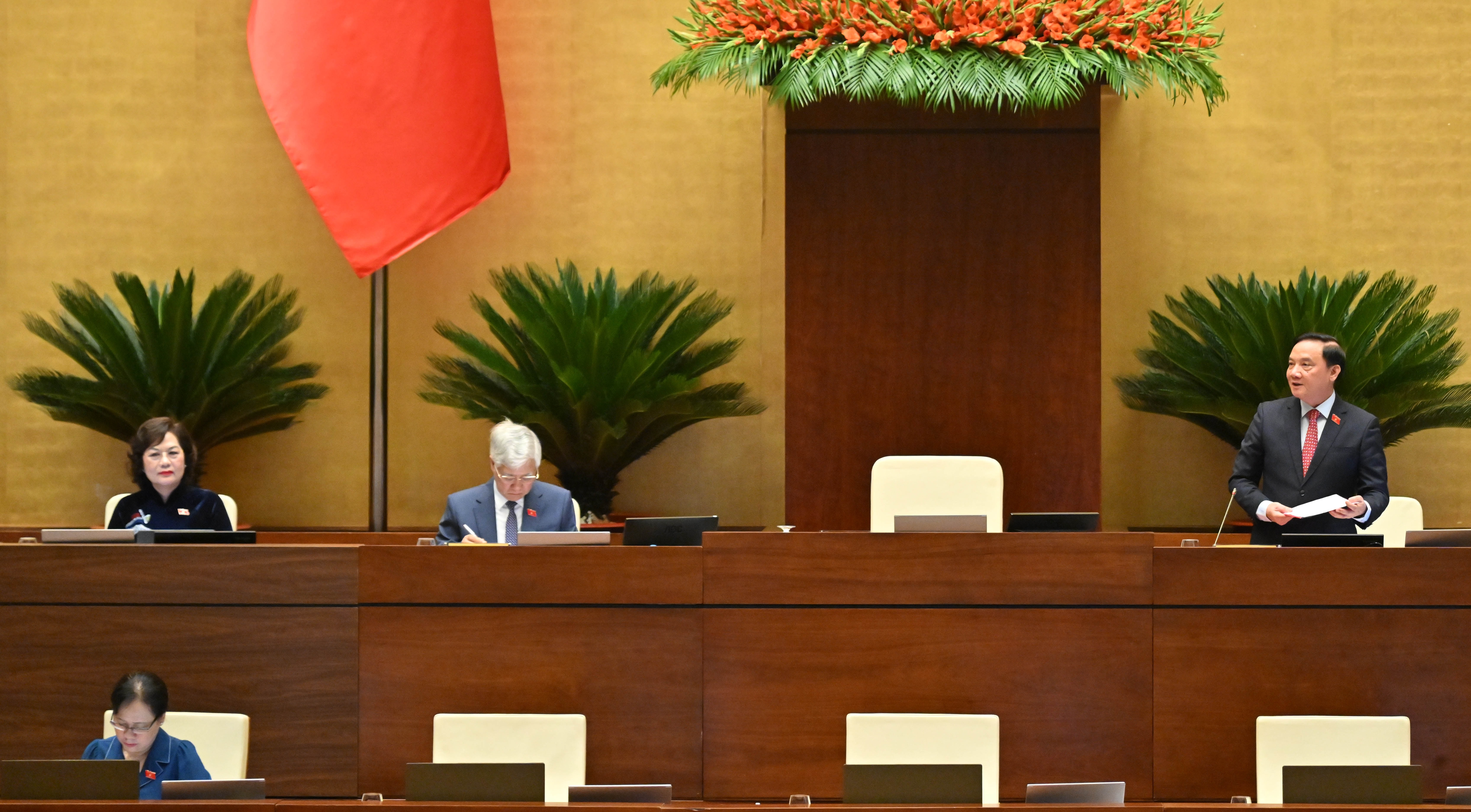 Phó Chủ tịch Quốc hội Nguyễn Khắc Định điều hành phiên họpVQK_5693