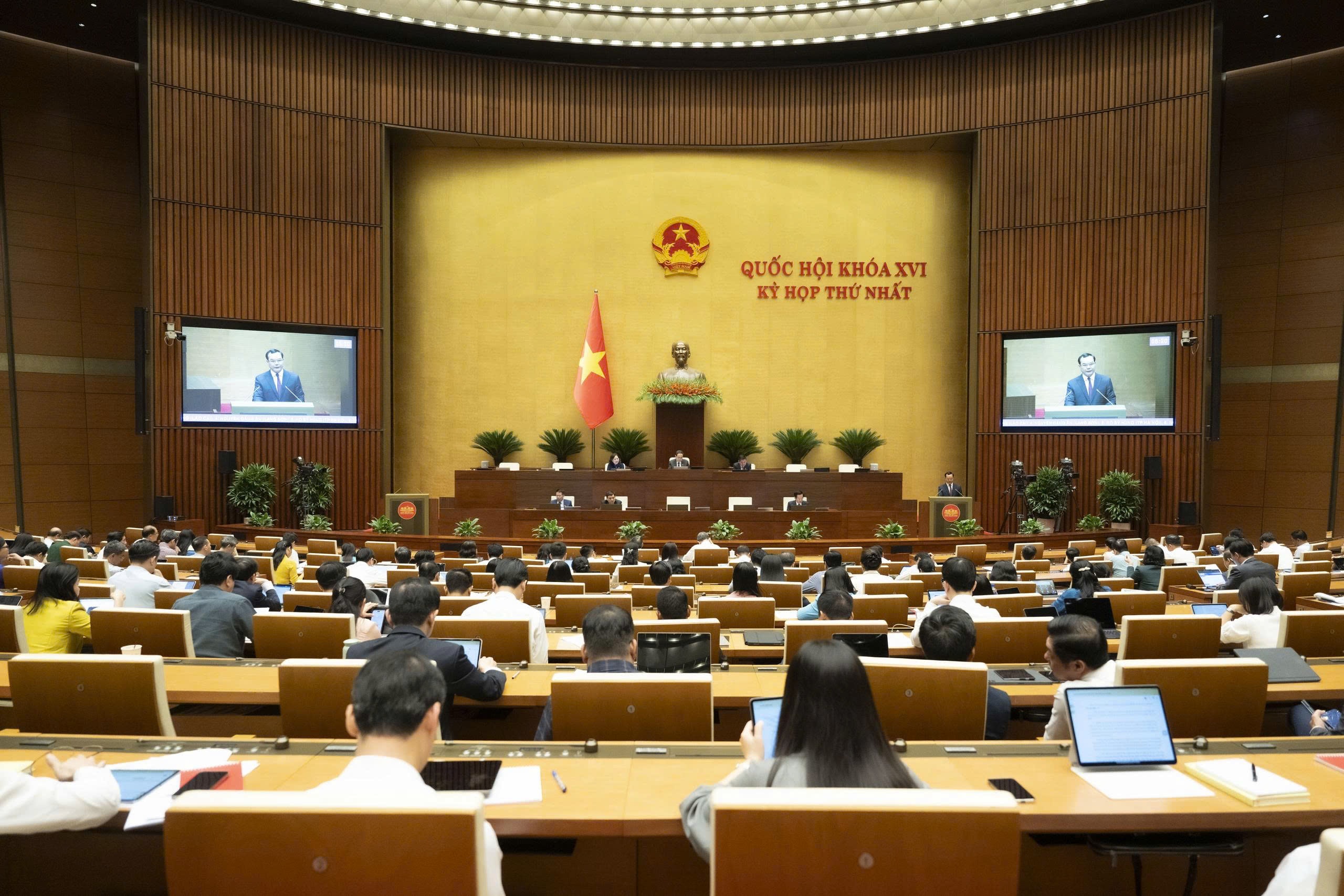 Quốc hội thảo luận về dự án Luật Tín ngưỡng, tôn giáo (sửa đổi)