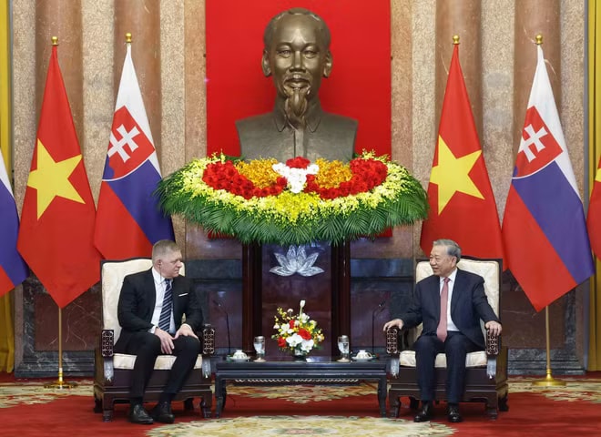 Tổng Bí thư, Chủ tịch nước Tô Lâm tiếp Thủ tướng Slovakia Robert Fico. (Ảnh: Thống Nhất/TTXVN) tong-bi-thu-chu-tich-nuoc-to-lam-tiep-thu-tuong-slovakia2.jpg