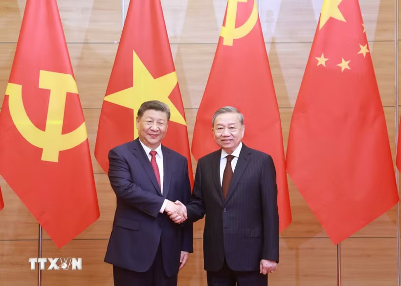 Tối 14/4/2025, tại Trung tâm Hội nghị quốc tế (Hà Nội), Tổng Bí thư Tô Lâm và Tổng Bí thư, Chủ tịch nước Trung Quốc Tập Cận Bình tại Tiệc chiêu đãi cấp Nhà nước chào mừng chuyến thăm cấp Nhà nước tới Việt Nam của Tổng Bí thư, Chủ tịch nước Trung Quốc Tập Cận Bình. (Ảnh: TTXVN)