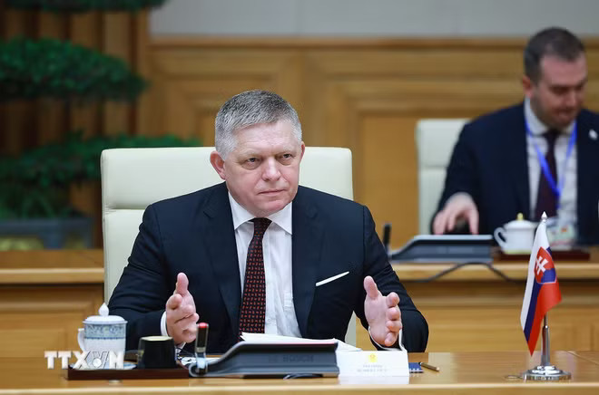 Thủ tướng Slovakia Robert Fico phát biểu tại cuộc hội đàm với Thủ tướng Lê Minh Hưng. (Ảnh: Dương Giang/TTXVN) ttxvn-thu-tuong-le-minh-hung-hoi-dam-voi-thu-tuong-slovakia-robert-fico-5.jpg