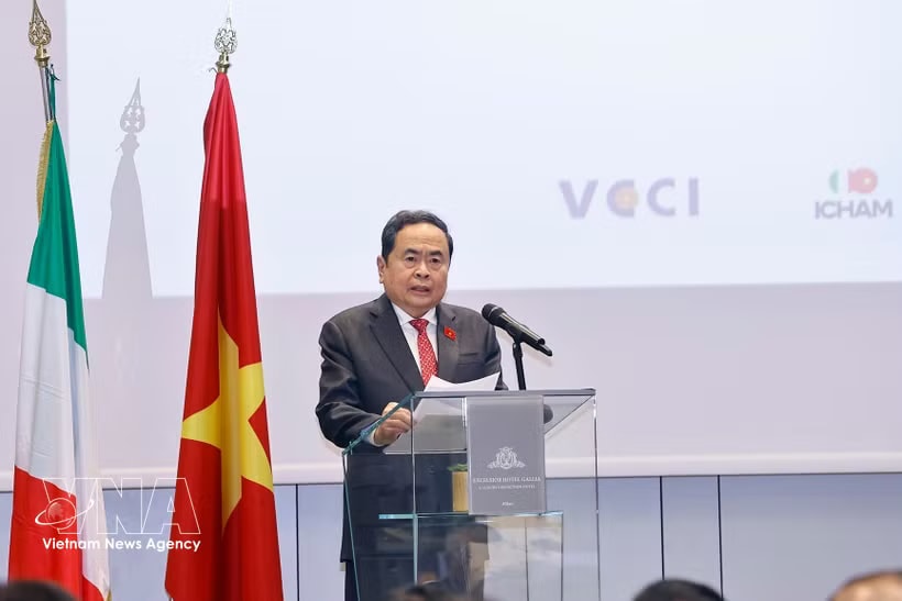 Chairman of the National Assembly Tran Thanh Man speaks at the policy dialogue (Photo: VNA)
