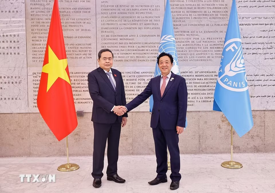Chủ tịch Quốc hội Trần Thanh Mẫn gặp Tổng Giám đốc Tổ chức Nông nghiệp và Lương thực Liên hợp quốc (FAO) Khuất Đông Ngọc. (Ảnh: Doãn Tấn/TTXVN)