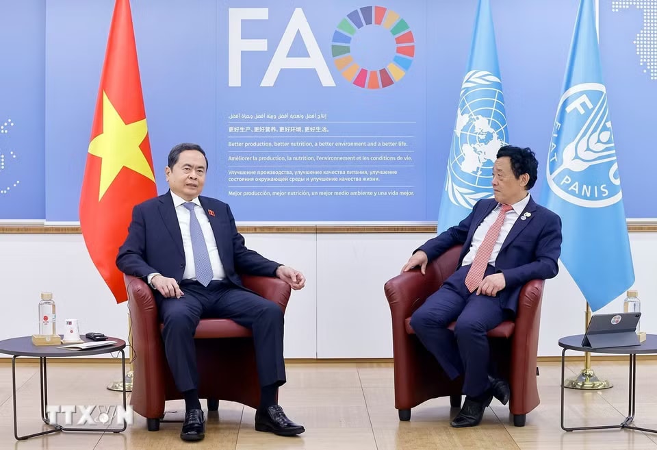 Chủ tịch Quốc hội Trần Thanh Mẫn gặp Tổng Giám đốc Tổ chức Nông nghiệp và Lương thực Liên hợp quốc (FAO) Khuất Đông Ngọc. (Ảnh: Doãn Tấn/TTXVN)