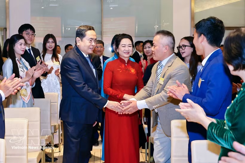 National Assembly Chairman visits Vietnamese community in Italy (Photo: VNA)
