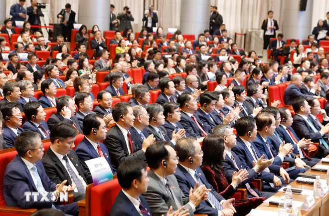 Các đại biểu tham dự buổi phát biểu chính sách của Tổng Bí thư, Chủ tịch nước Tô Lâm tại Đại học Thanh Hoa. (Ảnh: Thống Nhất/TTXVN) ttxvn-1404-tong-bi-thu-chu-tich-nuoc-to-lam-tham-dai-hoc-thanh-hoa-trung-quoc-7.jpg
