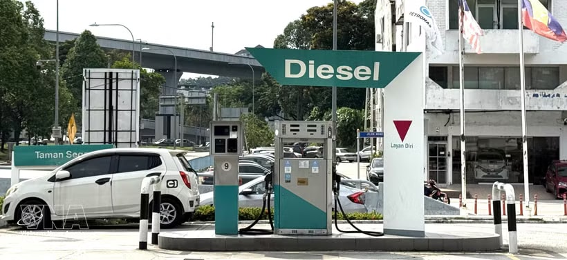 A Petronas filling station in Kuala Lumpur (Photo: VNA)