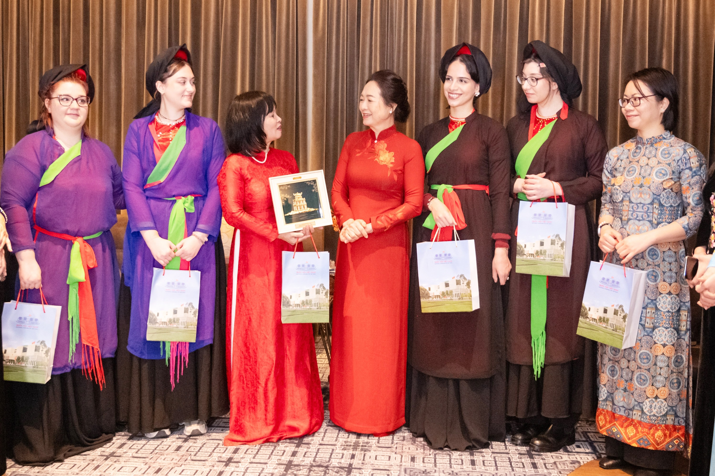 phu-nhan1.jpg