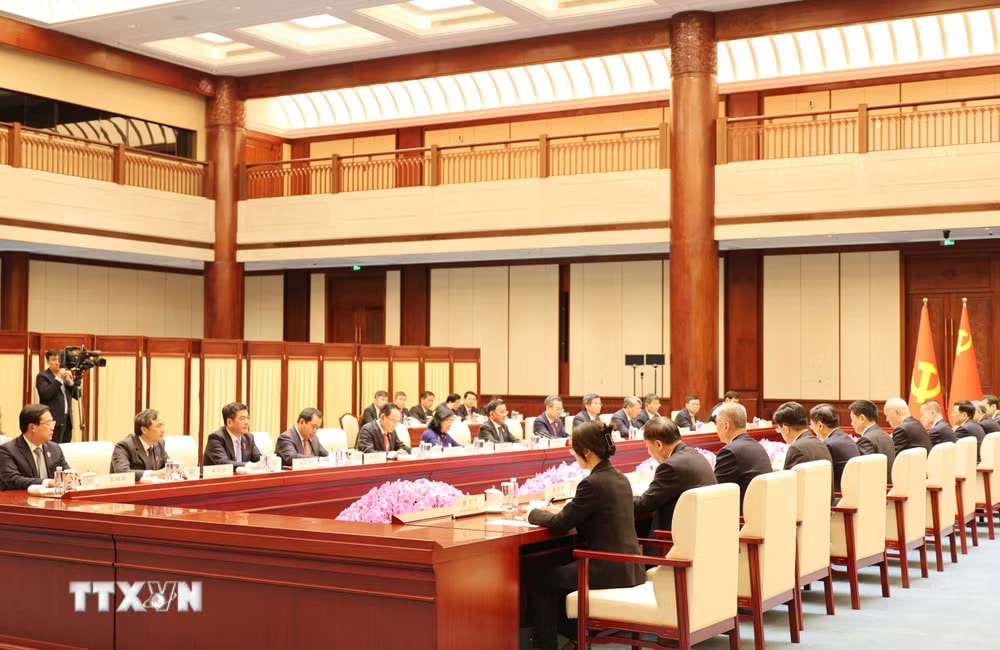 Toàn cảnh buổi hội đàm. (Ảnh: Công Tuyên/TTXVN) ttxvn-cuoc-gap-dai-dien-hai-bo-chinh-tri-viet-nam-trung-quoc-lan-thu-7-8703494-2.jpg