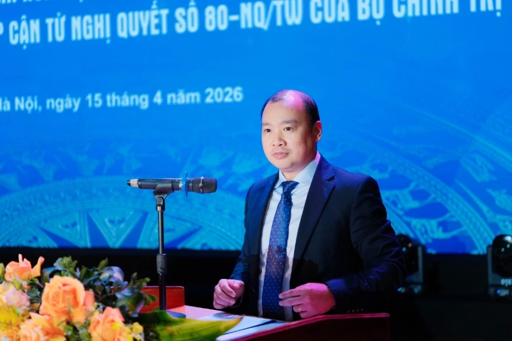 Đồng chí Lê Hải Bình - Ủy viên Trung ương Đảng, Phó Giám đốc Thường trực Học viện Chính trị Quốc gia Hồ Chí Minh phát biểu tổng kết Hội thảo.