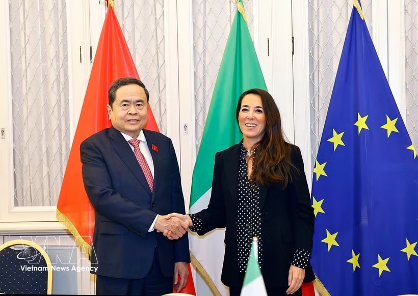 Chairman of the National Assembly Tran Thanh Man receives Vice President of the Italian Senate Licia Ronzulli in Rome on April 14 afternoon (local time). Photo: VNA