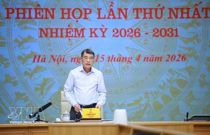 Prime Minister Le Minh Hung speaks at the first meeting of the Central Emulation and Commendation Council for the 2026–2031 term on April 15. (Photo: VNA)